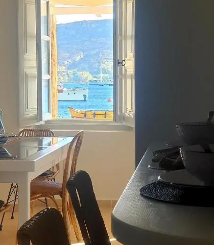 فيلة εν πλω